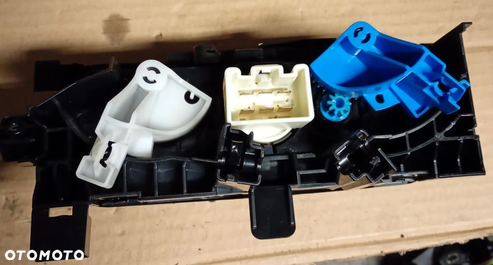 PANEL STEROWANIA NAWIEWU KLIMATYZACJI DACIA DUSTER II T20954B - 2