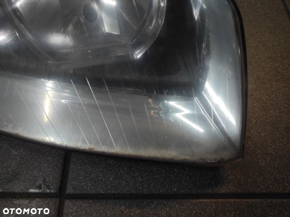 AUDI A4 B6 VALEO LAMPA PRAWA PRZEDNIA PRAWY PRZÓD SOCZEWKA H7 ..85.. WYSYŁKA !!! - 3