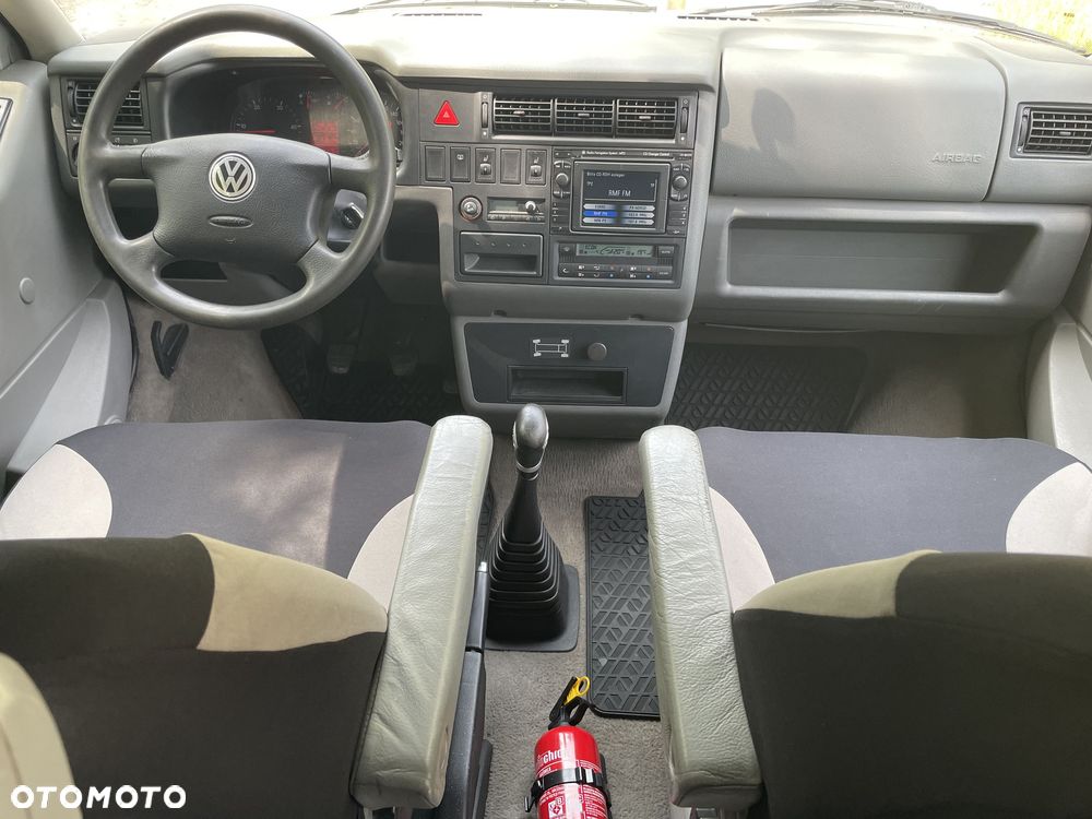 Volkswagen Multivan - 12