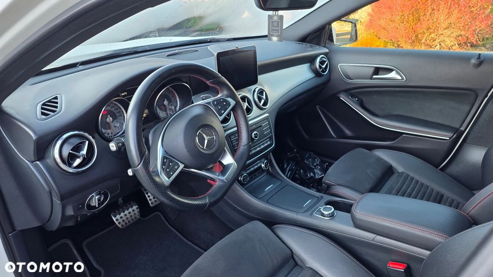 Mercedes-Benz GLA 200 d 4-Matic AMG Line - 20