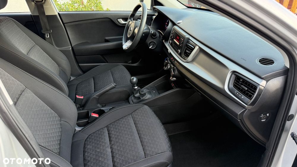 Kia Rio 1.2 Attract - 10