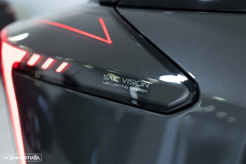 MG MG4 64 kWh Luxury - 12