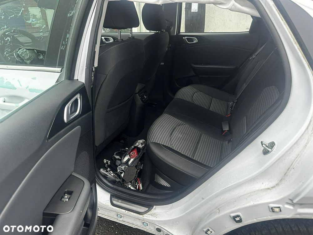 Kia XCeed - 19