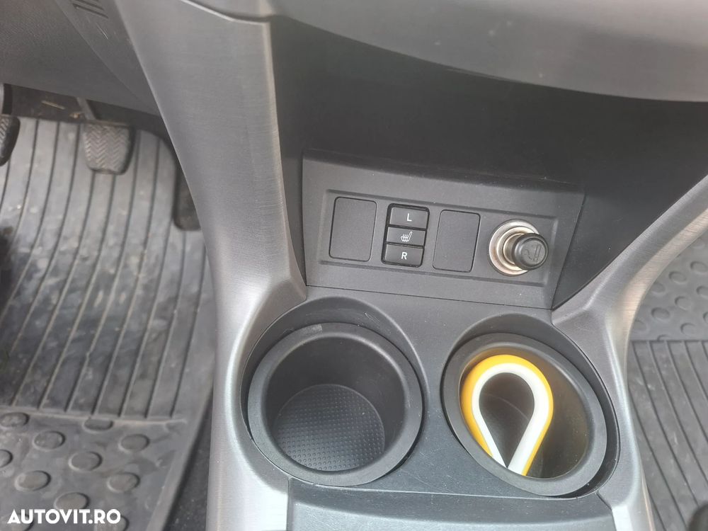 Toyota RAV4 2.2 D-4D Luxury City - 11