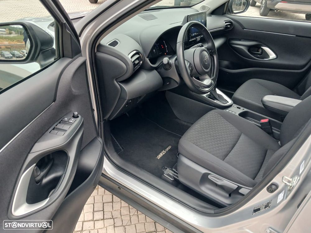 Toyota Yaris Cross 1.5 HDF Comfort Plus - 13