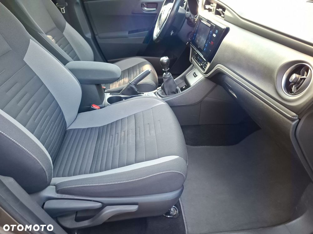 Toyota Auris - 19