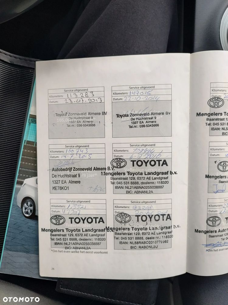 Toyota Prius 1.8 HSD Sol - 16