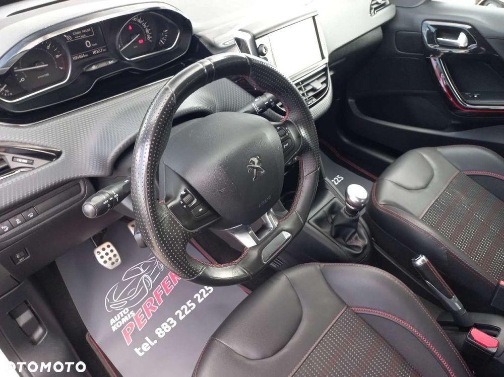 Peugeot 208 - 13