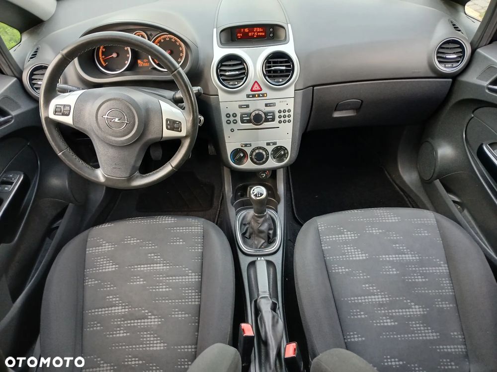 Opel Corsa - 28