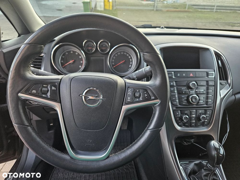 Opel Astra IV 1.4 T Cosmo - 13