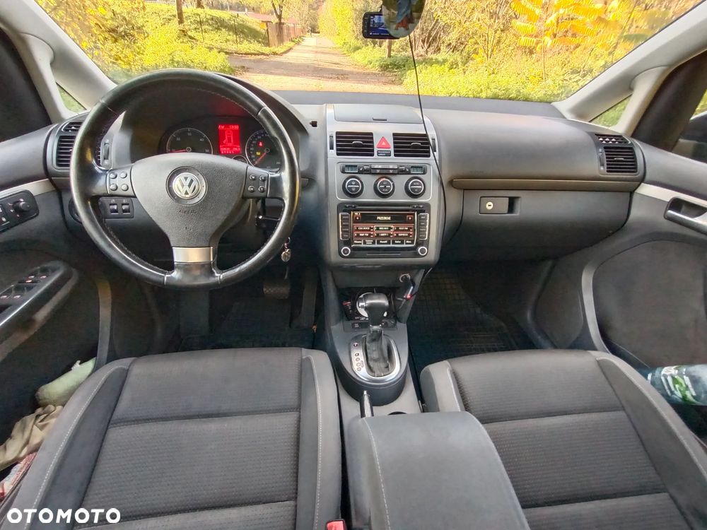 Volkswagen Touran - 9