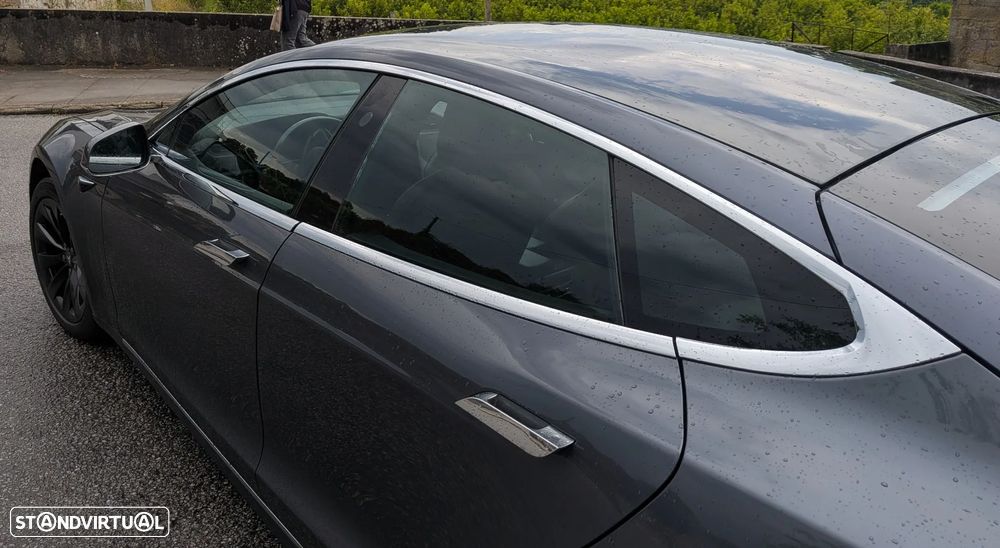 Tesla Model S Long Range - 10