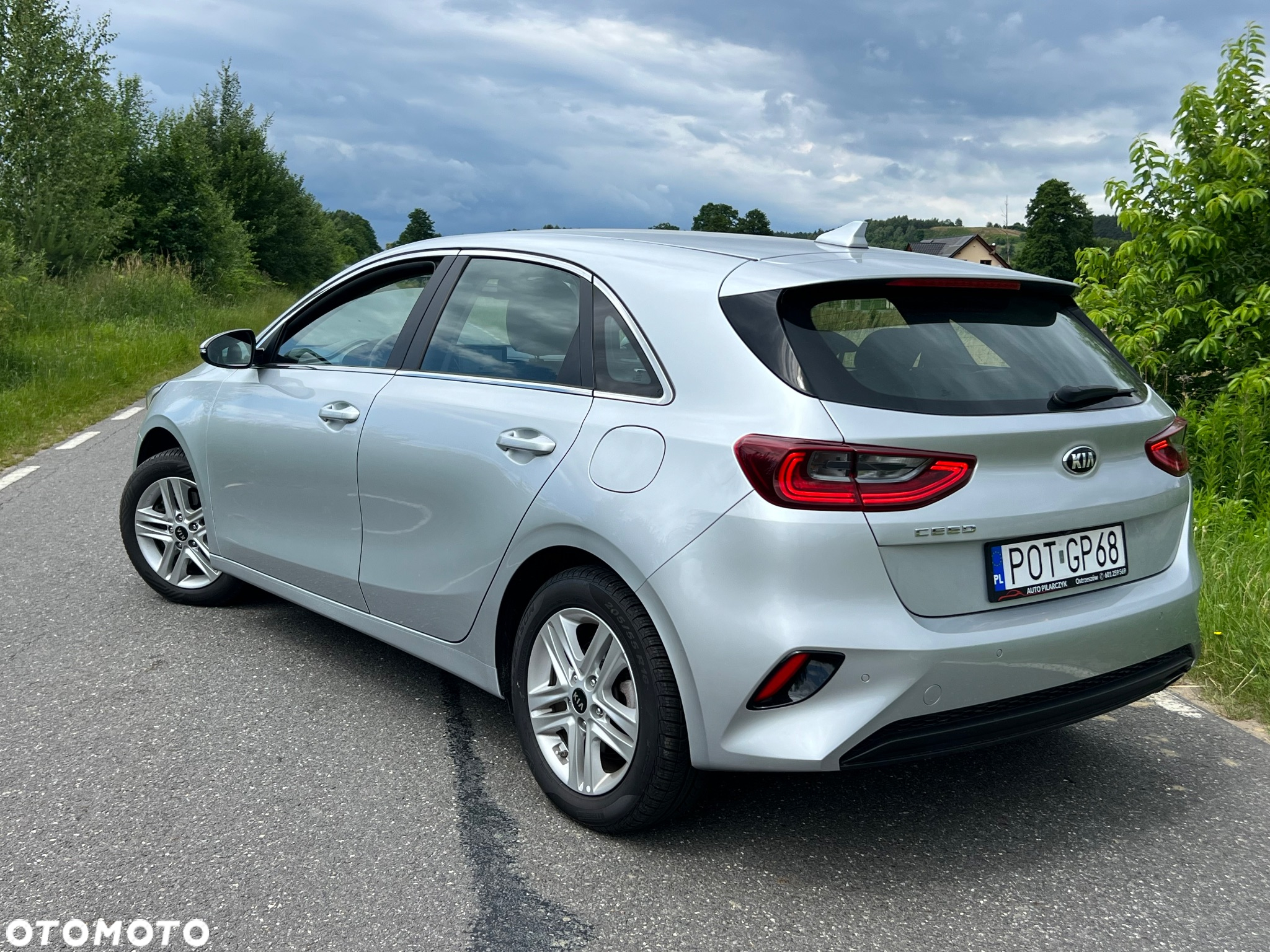 Kia Ceed 1.6 CRDi SCR L Business Line Plus - 16