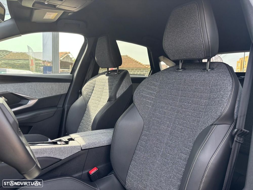 Peugeot 3008 1.2 Hybrid Allure e-DCS6 - 19