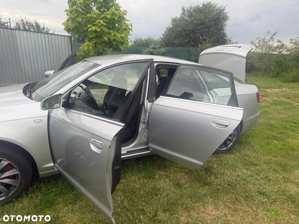 Audi A6 2.4 - 3