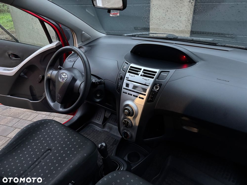 Toyota Yaris - 18