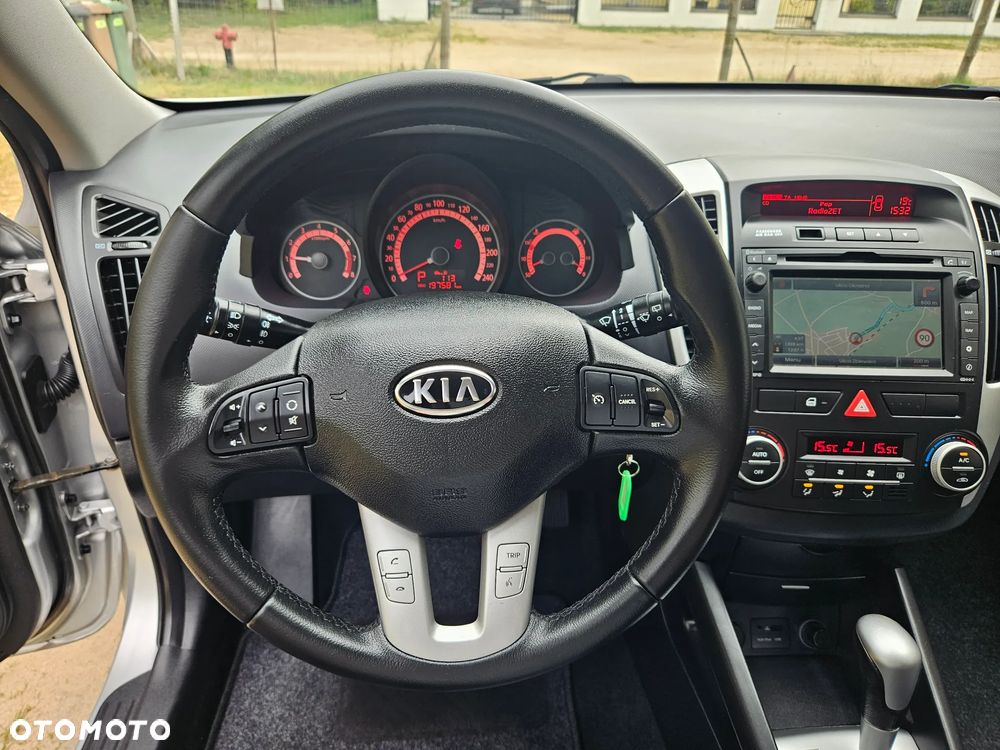 Kia Ceed - 8
