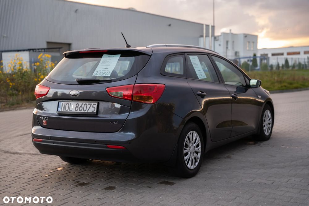 Kia Ceed - 4