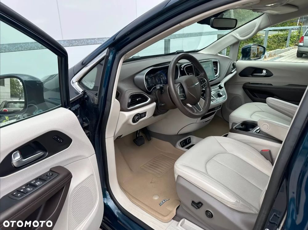 Chrysler Pacifica - 6