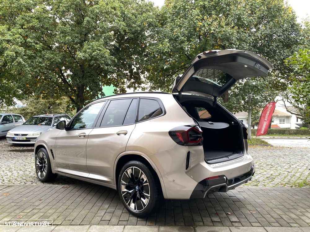 BMW iX3 M Sport Impressive - 28
