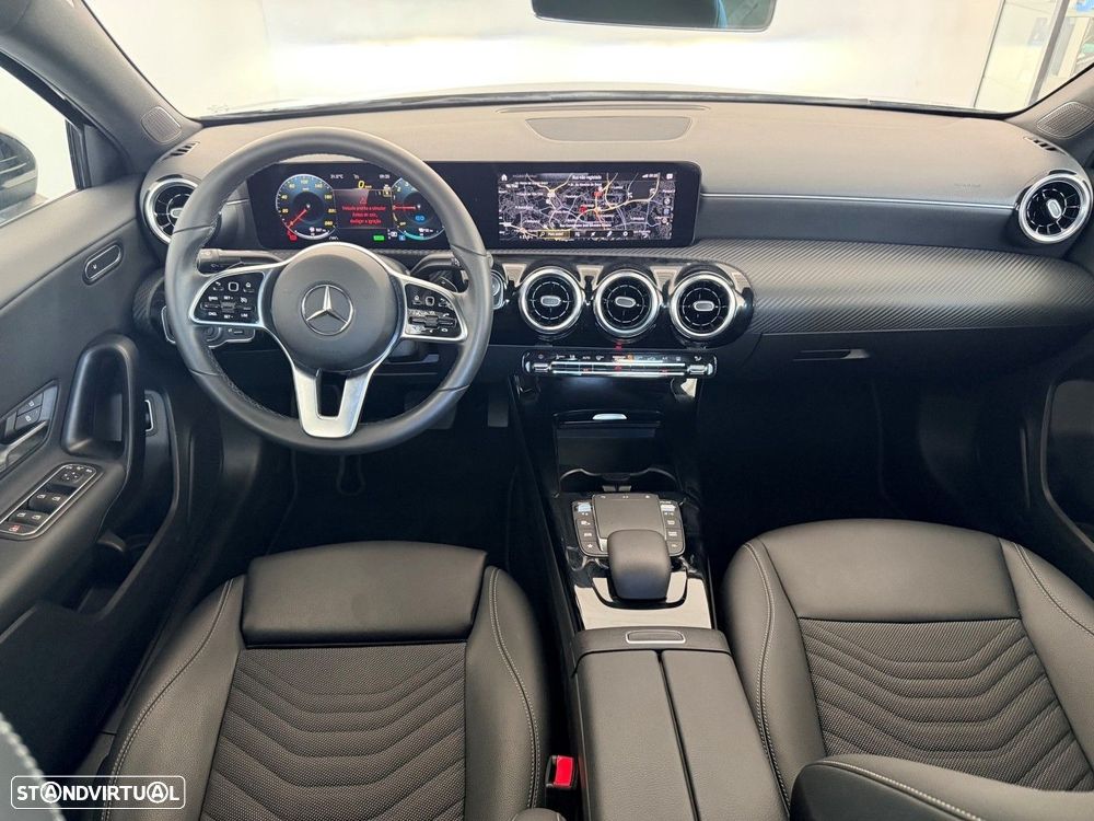 Mercedes-Benz A 250 - 40