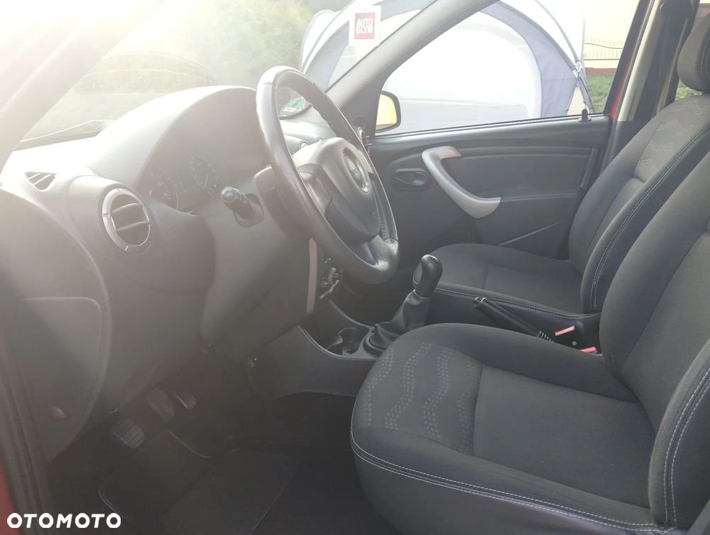 Dacia Sandero Stepway 1.6 - 9