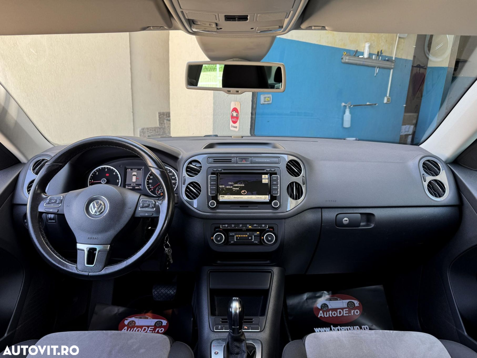 Volkswagen Tiguan - 8