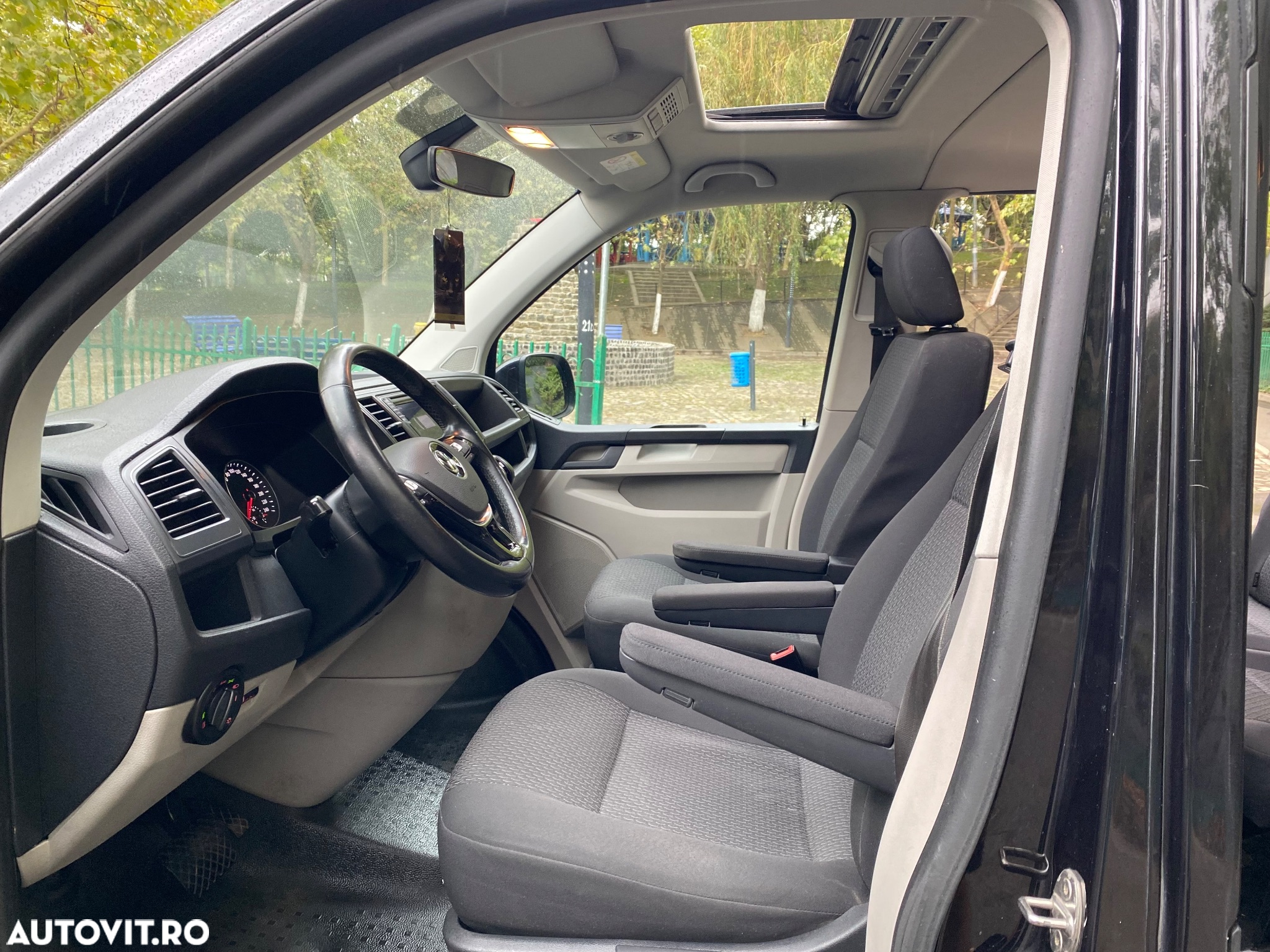 Volkswagen Caravelle T6.1 2.0 TDI 150 kW KR Comfortline DSG 4M - 2