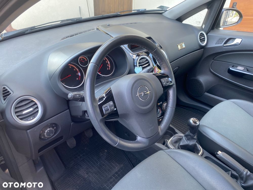 Opel Corsa 1.2 16V Cosmo - 7
