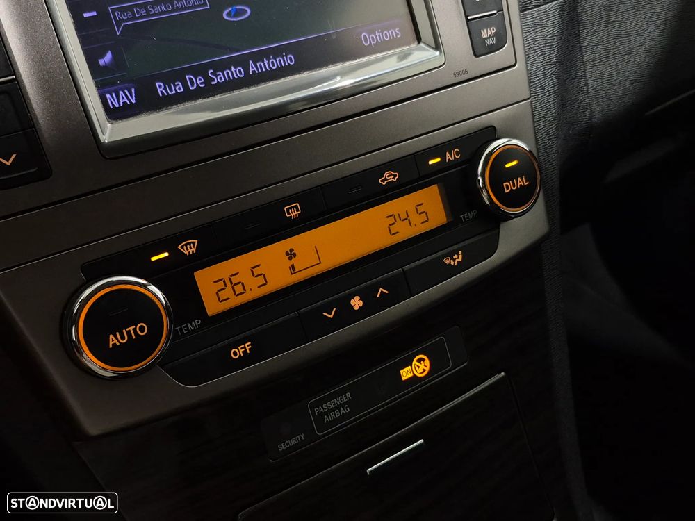 Toyota Avensis SW 2.0 D-4D Exclusive +GPS - 20