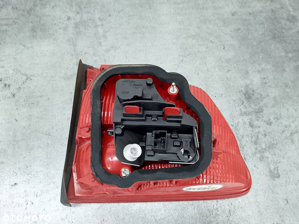 LAMPY KOMPLET W KLAPĘ  VW TOURAN II 1T0945094 2.0 TDI - 5