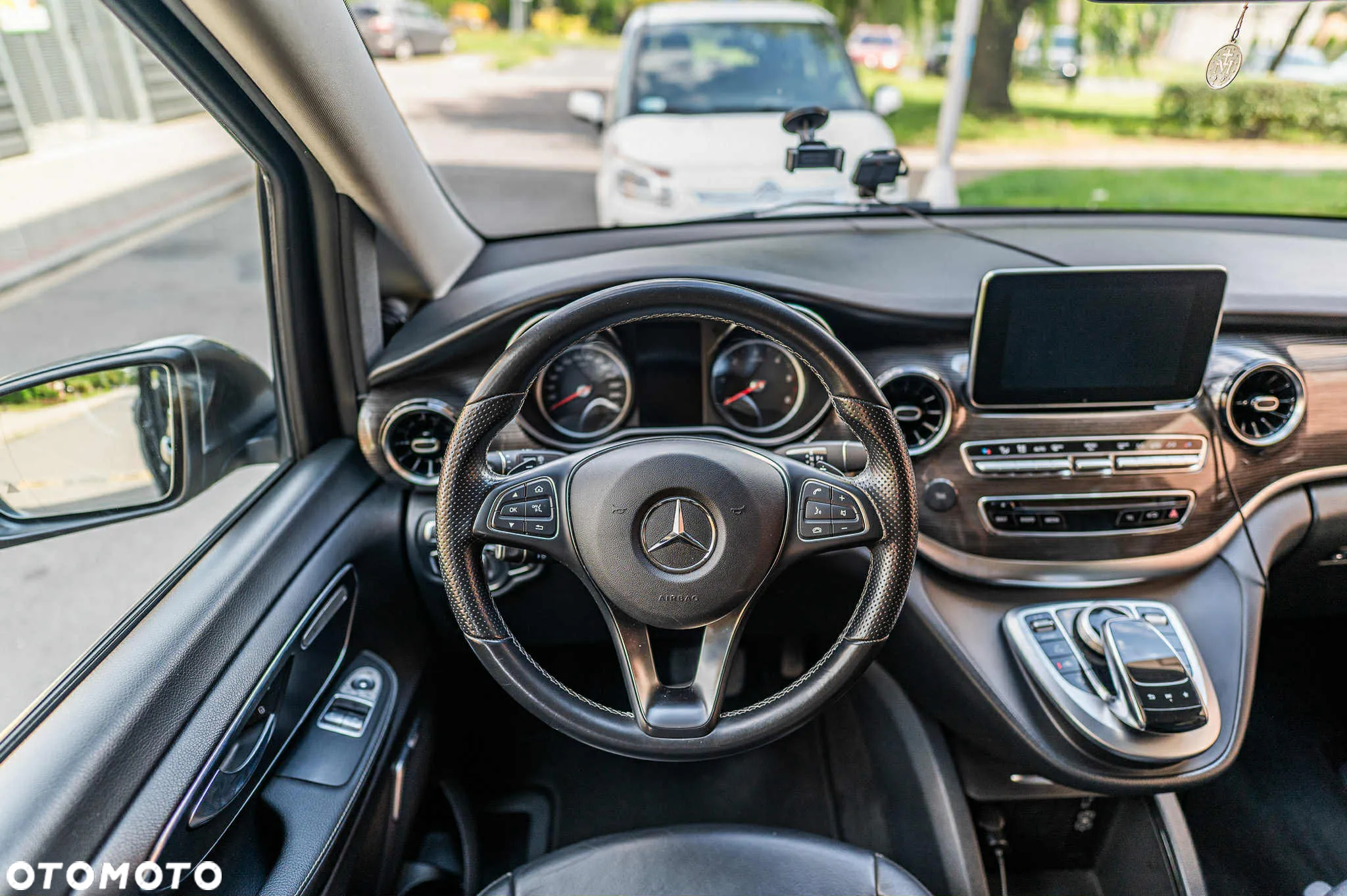 Mercedes-Benz Klasa V 300 d lang 9G-TRONIC Avantgarde Edition 2020 - 27