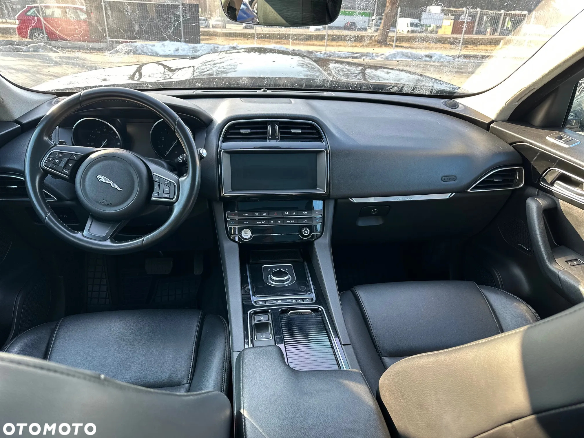 Jaguar F-Pace - 10