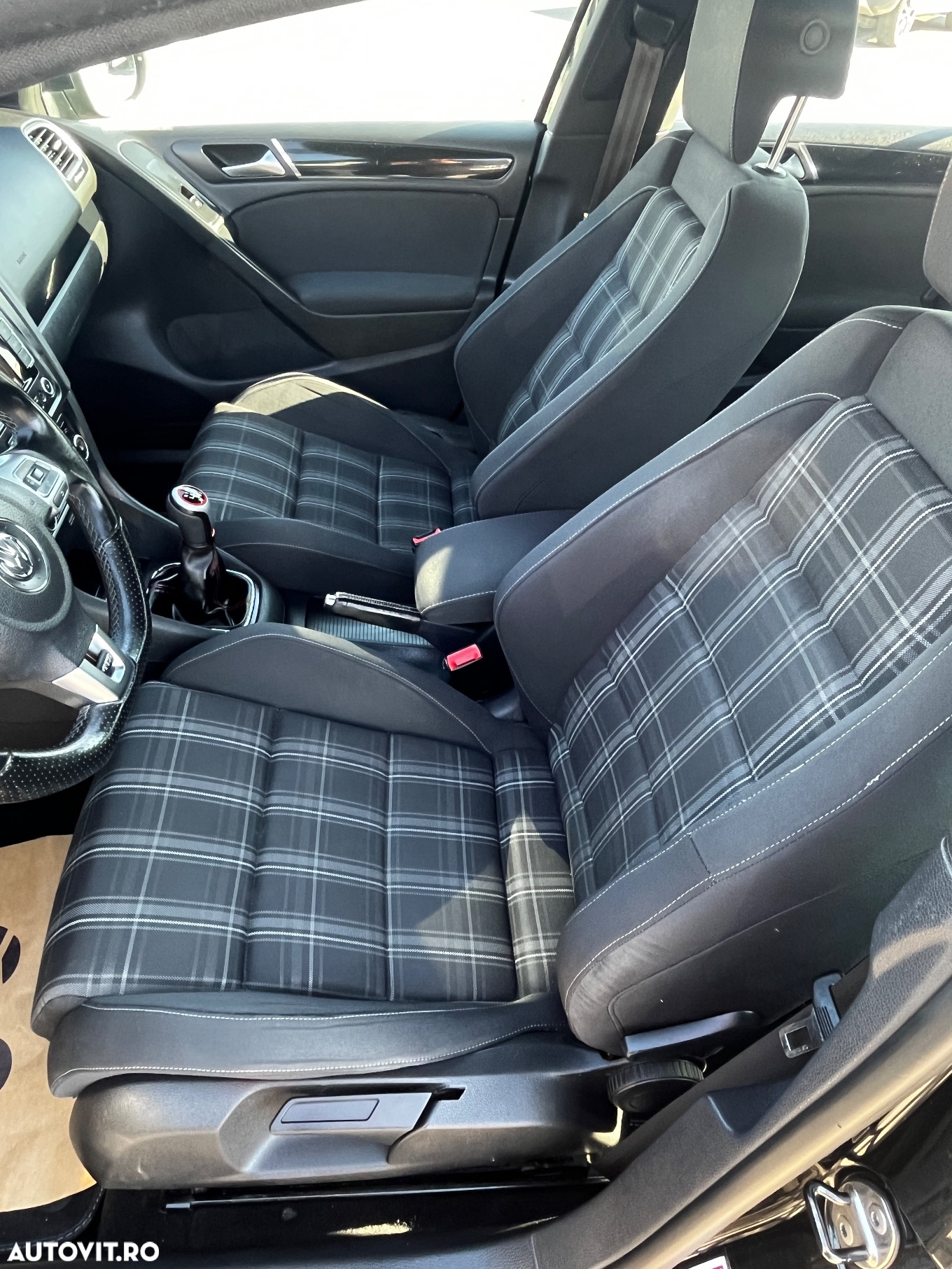 Volkswagen Golf 2.0 TDI DPF GTD - 25