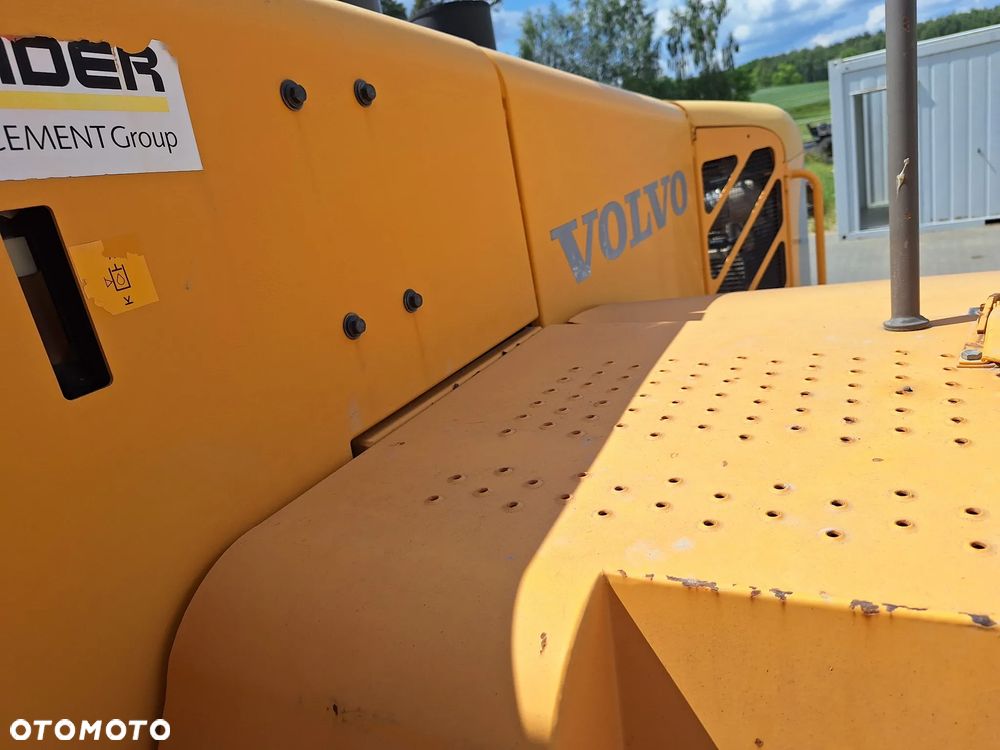 Volvo L180E - 17