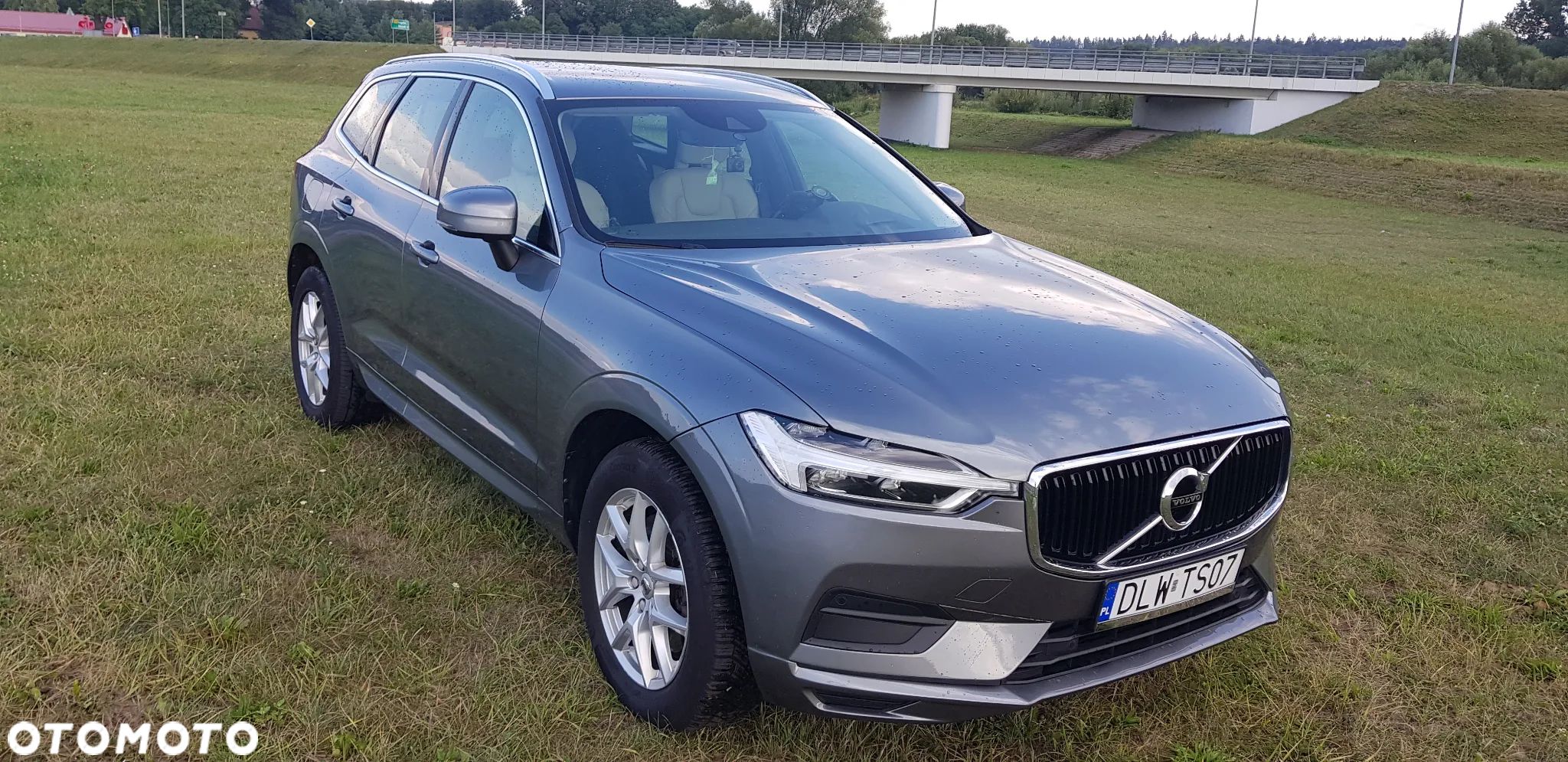 Volvo XC 60 D5 AWD Geartronic Momentum - 1