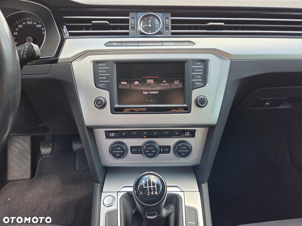 Volkswagen Passat 2.0 TDI BMT Comfortline - 17