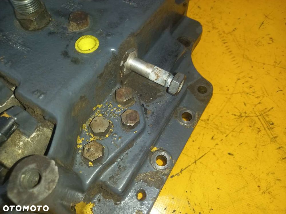 Płyta sterująca skrzyni biegów New Holland TS115 - 4