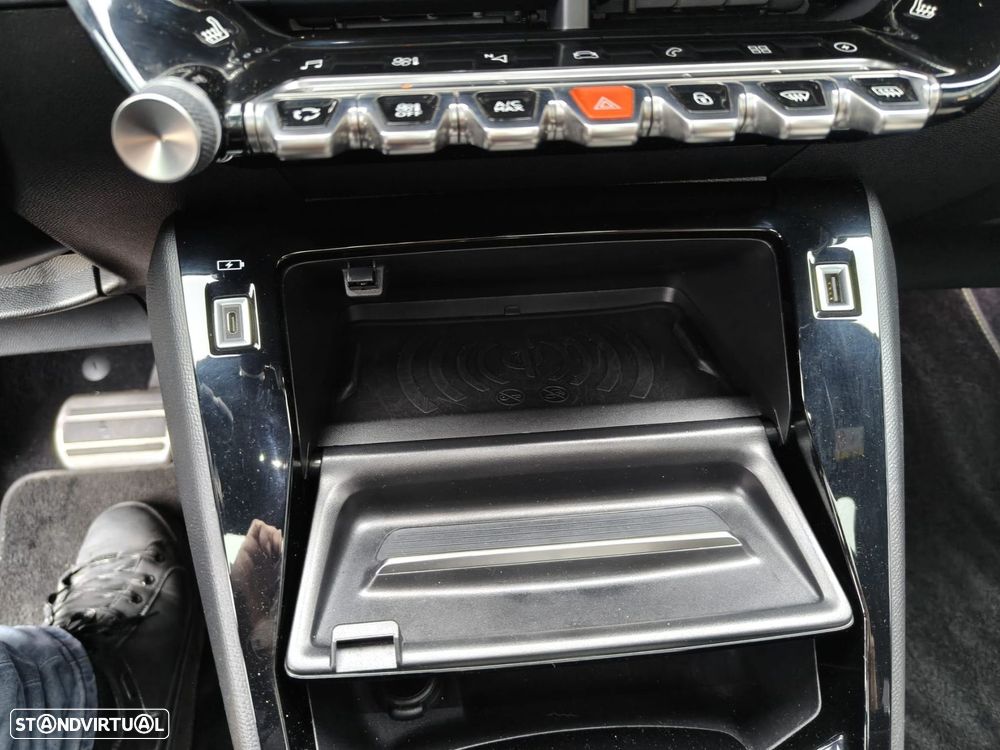 Peugeot e-208 50 kWh GT Pack - 17