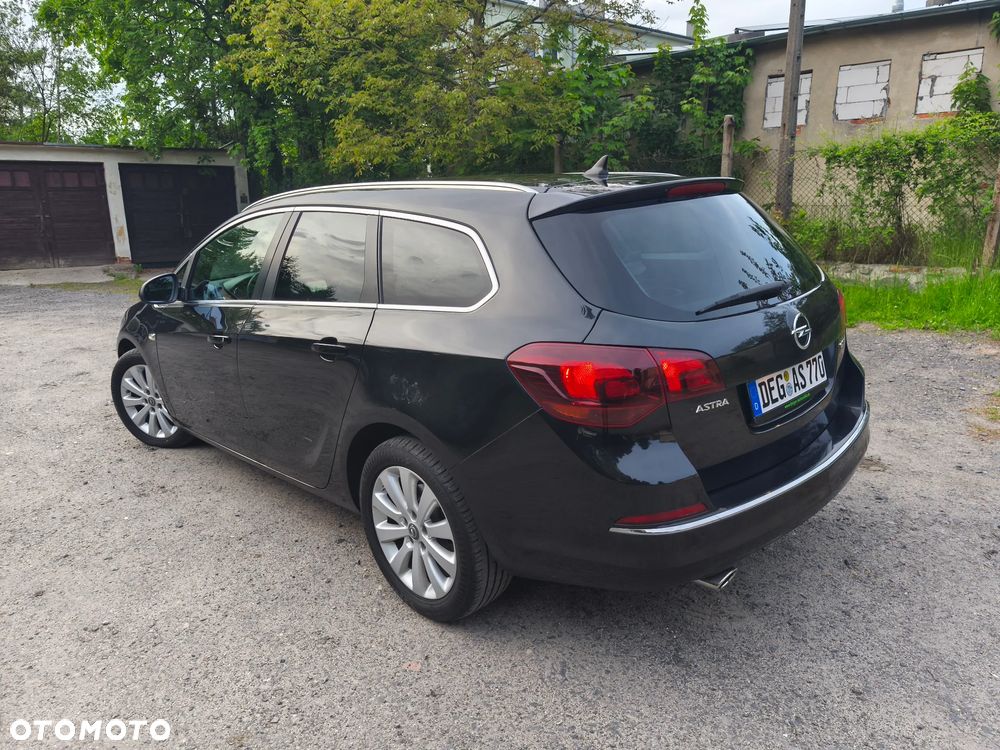 Opel Astra 2.0 CDTI DPF SportsTourer Exklusiv - 15