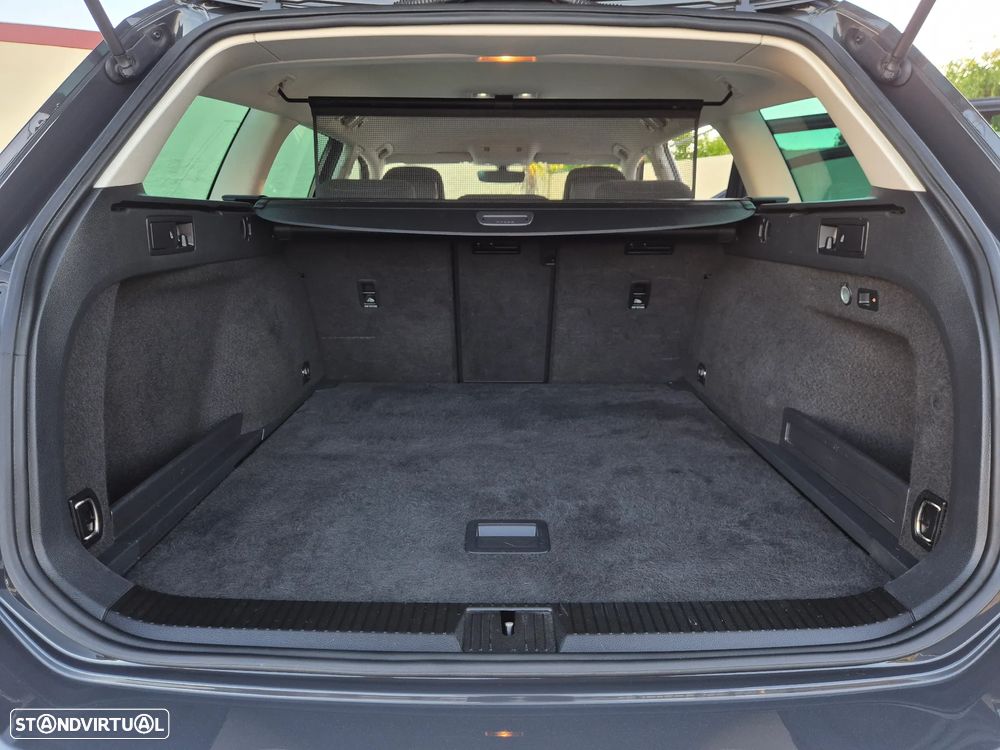 VW Passat Variant 2.0 TDI Confortline - 9