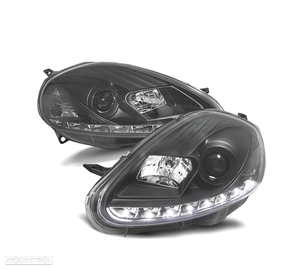 FARÓIS FRONTAIS LUZ DIURNA REAL DAY LIGHT PARA FIAT GRANDE PUNTO. FUNDO PRETO