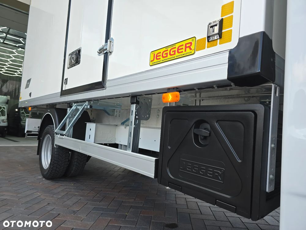 Renault MASTER CHŁODNIA 8 PALET Carrier XARIOS 350 -20*C +20*C 230V STACJONARNE PODŁĄNCZENIE TYLN OŚ BLIŻNIACZA WZMOCNIONA SALON POLSKA 125Tyś km SERWIS ASO RENO DO OSTATNIEGO Km GWARANCJA BOGATA OPCJA WYPOSAŻENIA LEDY HALOGENY TEMPOMAT FOTEL KIEROWCY PNEŁMATYCZNY - 19
