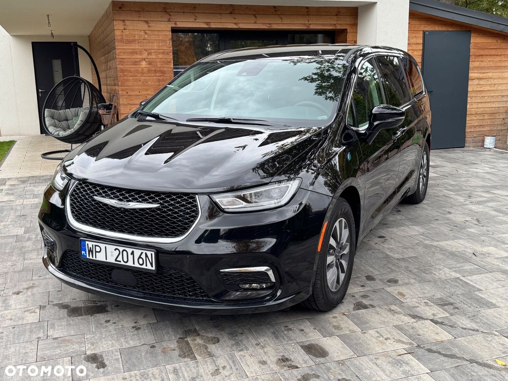 Chrysler Pacifica - 2