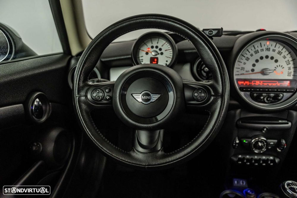 MINI 3 Portas Cooper D - 28
