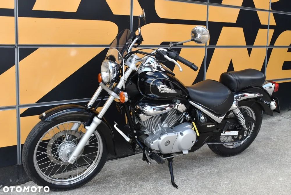 Suzuki Intruder - 7