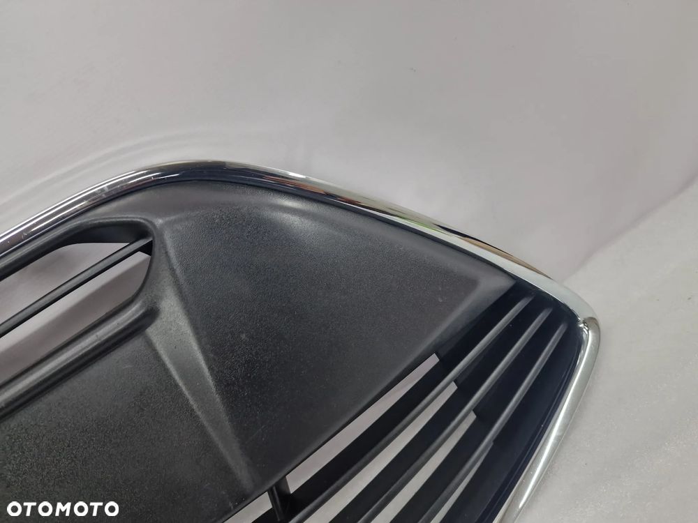 FORD C-MAX MK2 10- KRATKA ŚRODKOWA ZDERZAKA PRZEDNIEGO PRZÓD , NR D2ABB , NR AUKCJI KR172 - 7