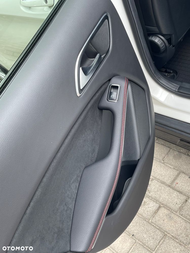 Mercedes-Benz GLA 220 4-Matic - 15
