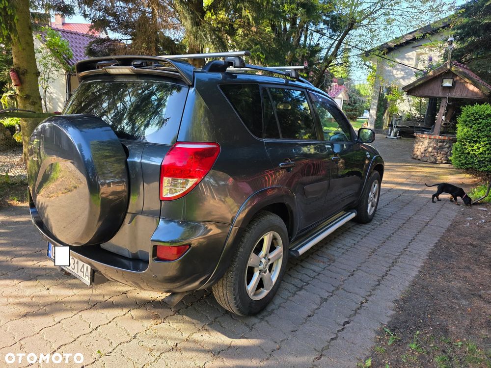 Toyota RAV4 2.2 D-CAT 4x4 Executive - 3