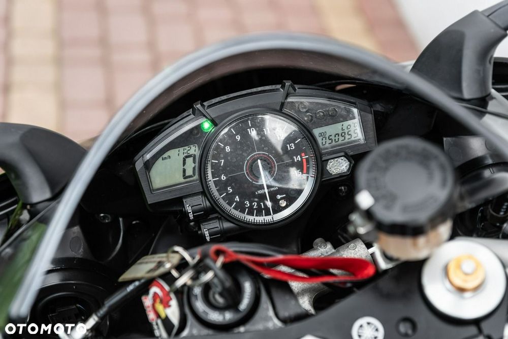 Yamaha R1 - 7